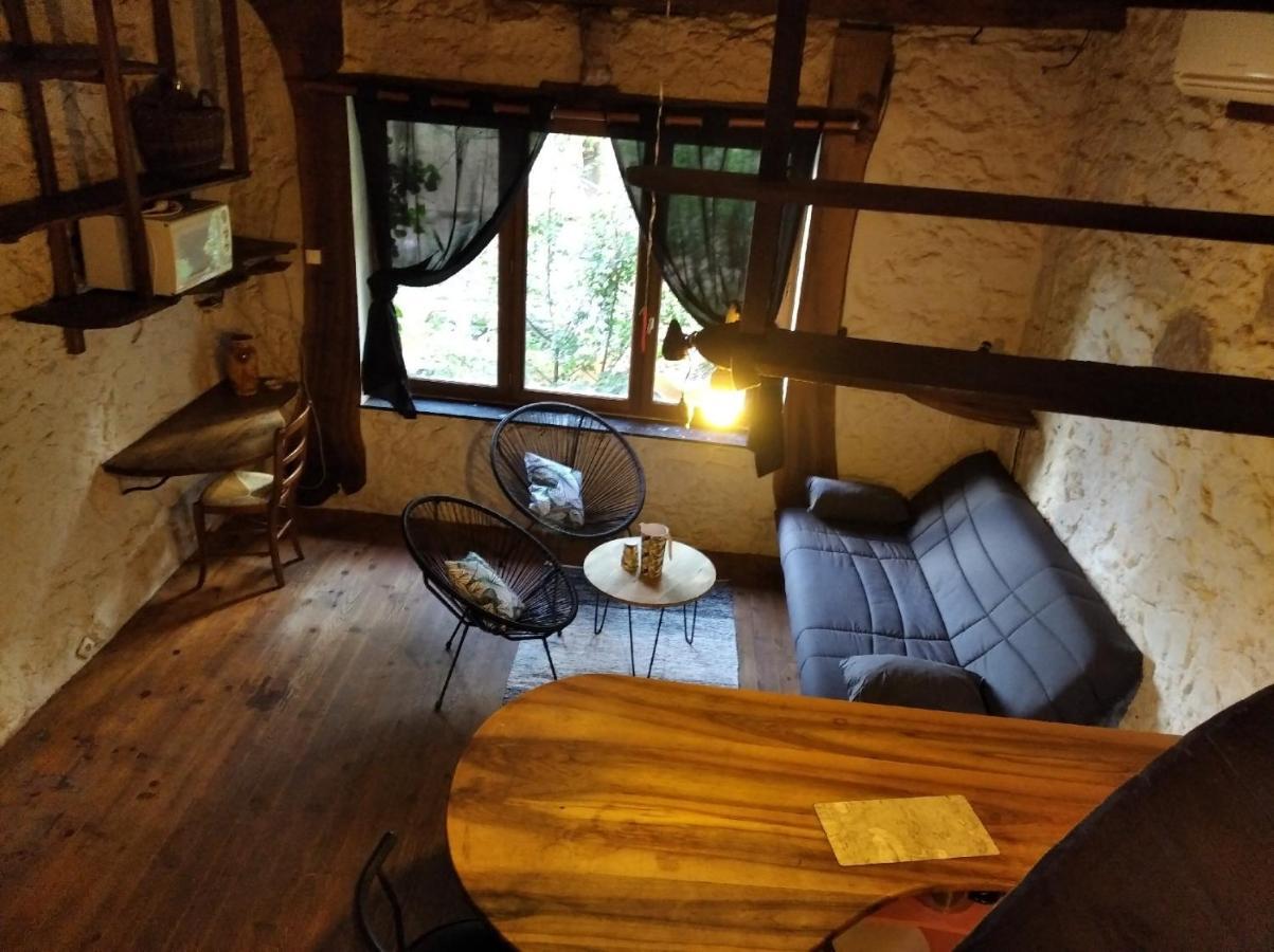 Grange Renovee En Pleine Nature Valady Buitenkant foto